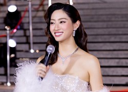 Lương Thùy Linh khoe visual sáng bừng, chiếm spotlight trong lần đầu tiên làm host tại sự kiện quốc tế