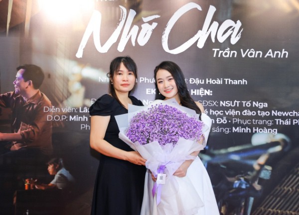 Quán quân Tiếng hát Hà Nội Trần Thị Vân Anh ra MV đầu tay về cha