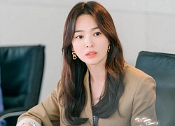 Kiểu tóc của Song Hye Kyo: Xoăn nhẹ bồng bềnh, buộc hay búi gọn đều đẹp tựa nàng thơ