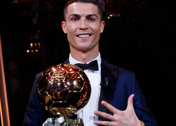 Ronaldo lập hat-trick giải thưởng cá nhân tại Glober Soccer