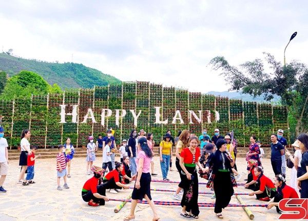 Trải nghiệm thú vị ở Happy Land Mộc Châu