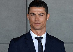 Ronaldo gây sốt với khả năng dùng đũa