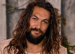 Tài tử Jason Momoa thích sống du mục và mặc... khỏa thân