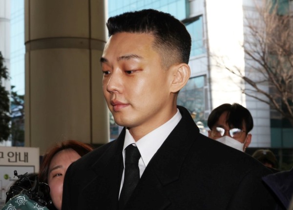 Yoo Ah In tiều tụy trước phiên tòa thứ hai về cáo buộc sử dụng ma túy