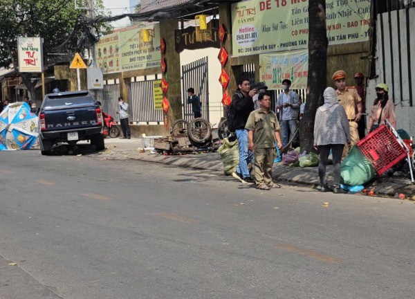 Ô tô bán tải gây tai nạn liên hoàn, 1 người bị thương nặng