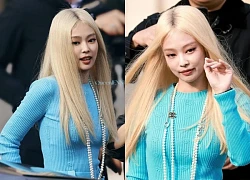 Jennie xuất hiện &#8220;chặt chém&#8221;: Tóc bạch kim gây bão, đỏ mặt với quần cực ngắn