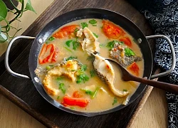 Món canh chua cá nấu vào mùa thu nên cho nguyên liệu này, vừa thơm ngon, không bị tanh lại giúp ấm bụng