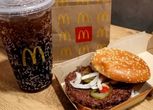 McDonald's khẳng định thịt bò kẹp không phải là nguồn lây nhiễm vi khuẩn E.coli