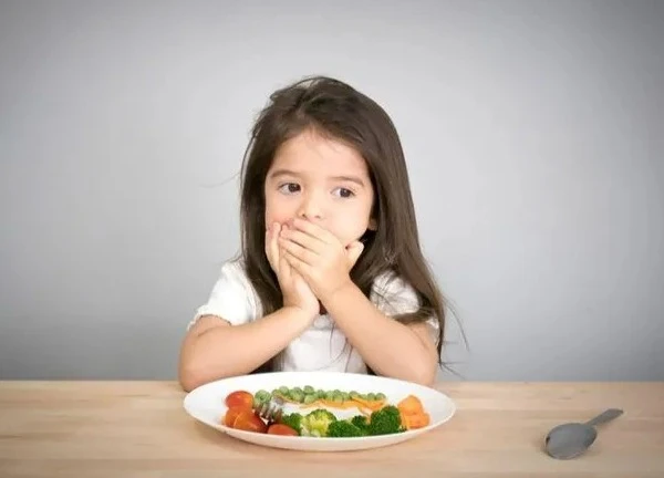 4 thói quen ảnh hưởng đến bệnh lý răng miệng ở trẻ