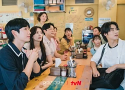 Love Next Door tập 15: Đôi trẻ bị chia cắt vì "đại chiến sui gia", Jung Hae In bất chấp tất cả để ở bên người yêu