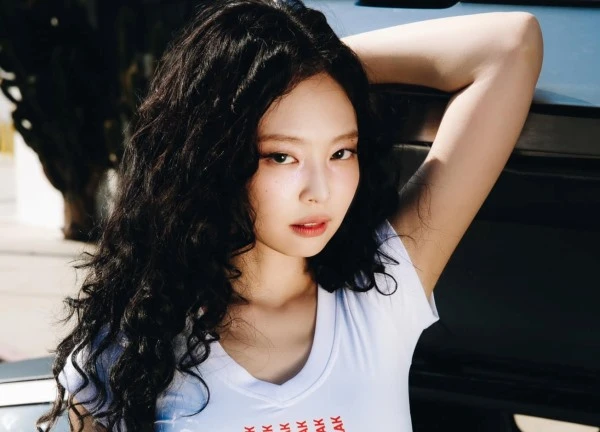 Jennie ra nhạc "ăn đứt" Lisa, khiến Rosé gào thét vì 1 lý do!