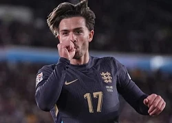 Grealish mất tiền sau cú sút phạt tuyệt đẹp của Arnold