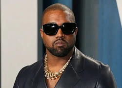 Kanye West bị tố biến văn phòng thành 'sân chơi tình dục'