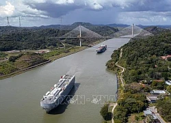 Lưu lượng tàu qua kênh đào Panama giảm do hạn hán