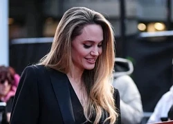 Angelina Jolie được bạn trai tin đồn ủng hộ tại buổi ra mắt phim ở London