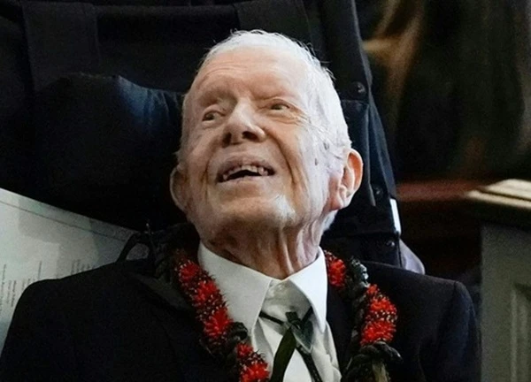 Cựu Tổng thống 100 tuổi Jimmy Carter bỏ phiếu, hoàn thành tâm nguyện ủng hộ bà Harris