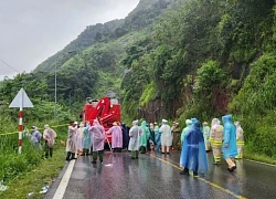 Ô tô rơi xuống vực sâu ở đèo Bảo Lộc, 2 người thương vong