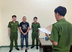 TP.HCM: Nhân viên vận chuyển rác cầm ống tuýp đập phá ô tô