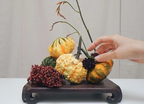 Ikebana - Nghệ thuật 'hoa đạo' hòa mình cùng không khí Halloween