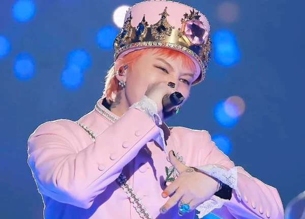 14 phút của G-Dragon bị biến thành phòng chat lớn nhất Hàn Quốc