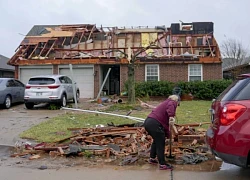 Bão và lốc xoáy dữ dội tấn công bang Oklahoma (Mỹ)