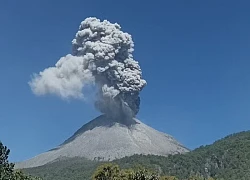 Núi lửa phun trào tại Indonesia khiến ít nhất 9 người chết