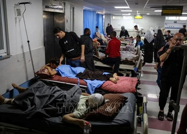 Sơ tán trên 100 bệnh nhân khỏi Gaza