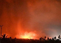 Indonesia: Núi lửa Lewotobi Laki-Laki phun trào trở lại