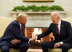 Ông Trump trở lại Nhà Trắng gặp ông Biden