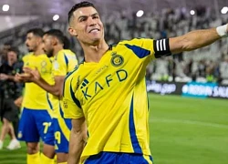 Ronaldo vượt mặt Messi, dẫn đầu cuộc đua giành "Quả bóng vàng"