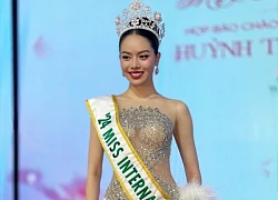 Miss International 2024 Thanh Thủy được fan vây kín mến mộ sùng bái