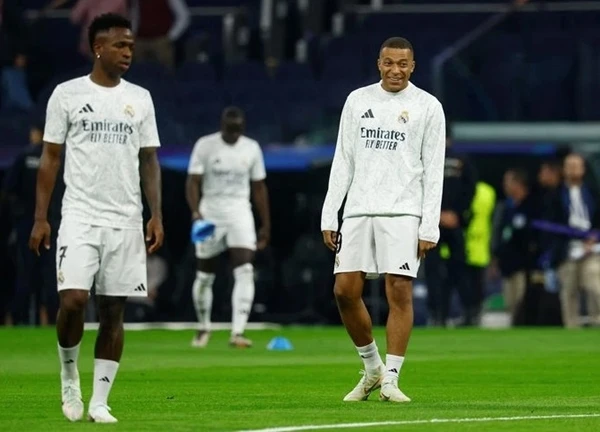 Vinícius và Mbappé, ai nhường ai