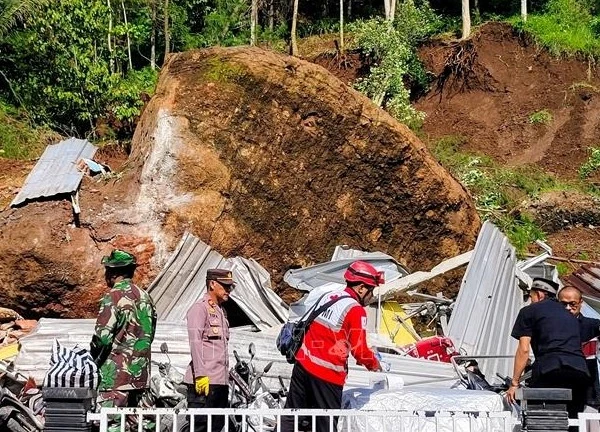 Lũ quét và lở đất ở Indonesia khiến 19 người thiệt mạng