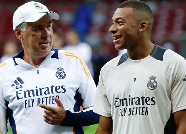 Mbappe lên tiếng lấy vị trí của Vinicius, HLV Ancelotti phân trần