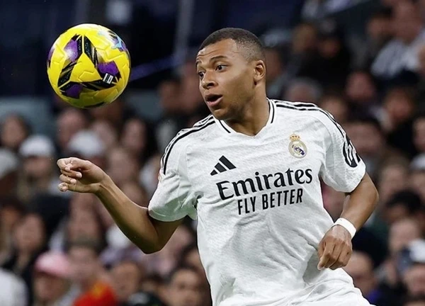 Mbappe có dám đi con đường Ronaldo đã chọn?