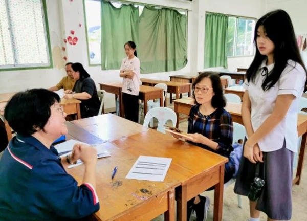 "Nhờ chọn trường kiểu này mà con tôi nhàn nhã, thoải mái ăn chơi": Quan điểm của phụ huynh TPHCM thổi bùng tranh cãi