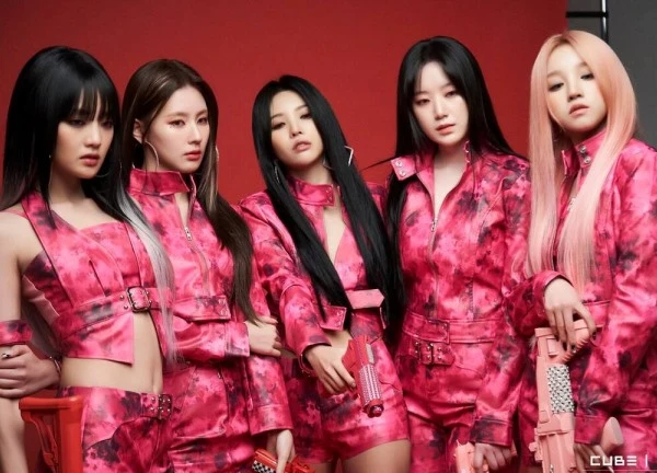 Tất cả thành viên (G)I-DLE đều tái ký hợp đồng