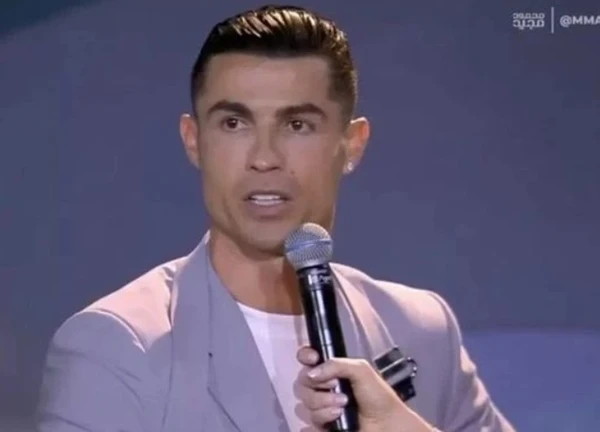 Ronaldo tuyên bố có thể giải quyết vấn đề của MU