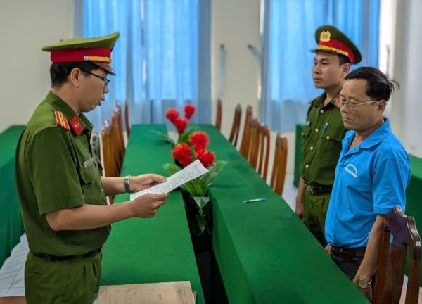 Khởi tố nguyên Chủ tịch Liên đoàn lao động huyện vì để cấp dưới chiếm đoạt tiền tỷ