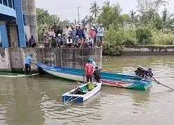 Cà Mau: Chạy vỏ lãi tông vào trụ biển báo giao thông, 1 người tử vong