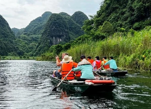 Khám phá tour Ninh Bình 1 ngày hấp dẫn trên Traveloka