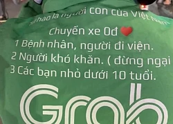 Dòng chữ tự in phía sau lưng tài xế Grab khiến nữ hành khách cay mắt, biết danh tính càng bất ngờ