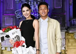 Cầu thủ nổi tiếng dấn thân vào showbiz, sánh bước catwalk cùng vợ siêu mẫu trong show diễn bên cồn