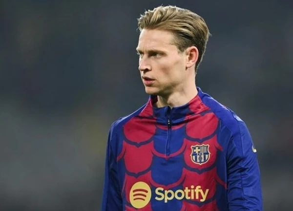 De Jong đổ vỡ quan hệ với Barcelona