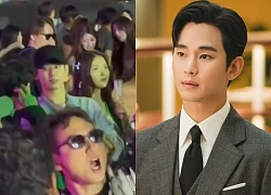 Nóng nhất Weibo: Kim Soo Hyun cặp kè mỹ nhân Kpop đi concert, tiện xin luôn số của gái lạ