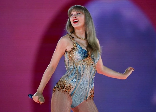 'The Eras Tour' của Taylor Swift thu hơn 52.700 tỉ đồng