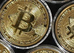 Bitcoin tăng lên kỷ lục mới, vượt mốc 105.000 USD