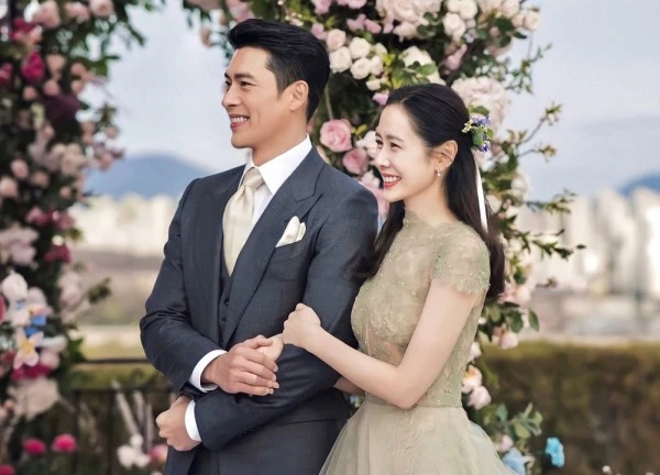 Hyun Bin cúi mặt, cố nín nhịn 1 điều khi nghe tới tình đầu của Son Ye Jin