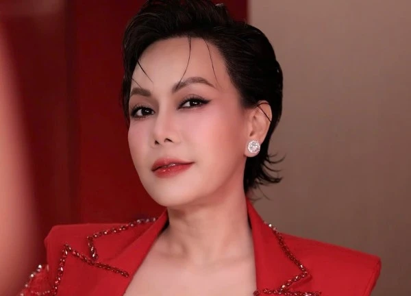 Phú bà quyền lực nhất showbiz đóng phim Chị dâu: "Ca sĩ trẻ sao dám lấy cây đập lên đầu tôi"