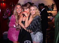 Taylor Swift 'photoshop' ngón tay, netizen tinh ý zoom cận, lộ chi tiết đáng ngờ